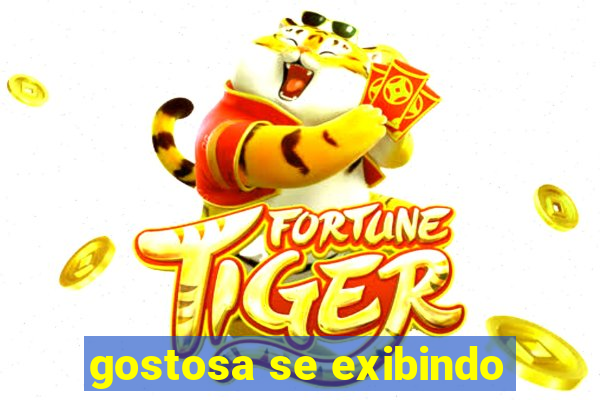 gostosa se exibindo