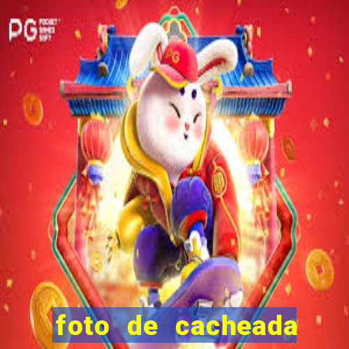 foto de cacheada no espelho